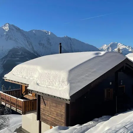 Uva Domek alpejski